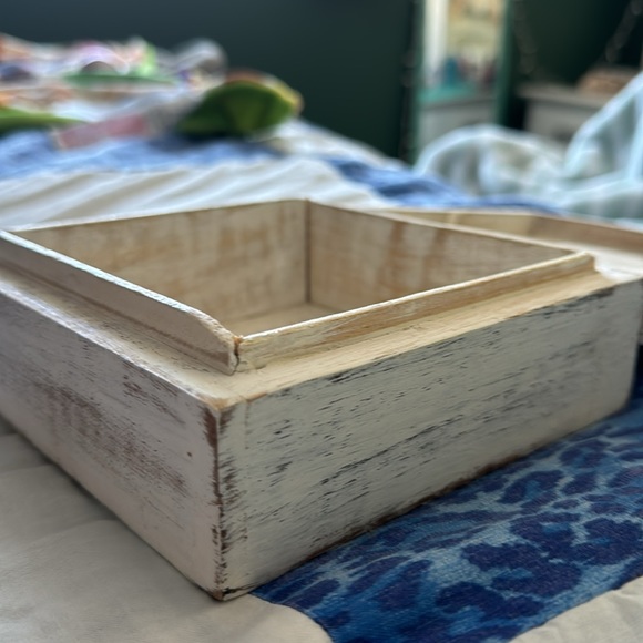 Wooden jewelry box - Picture 3 of 3